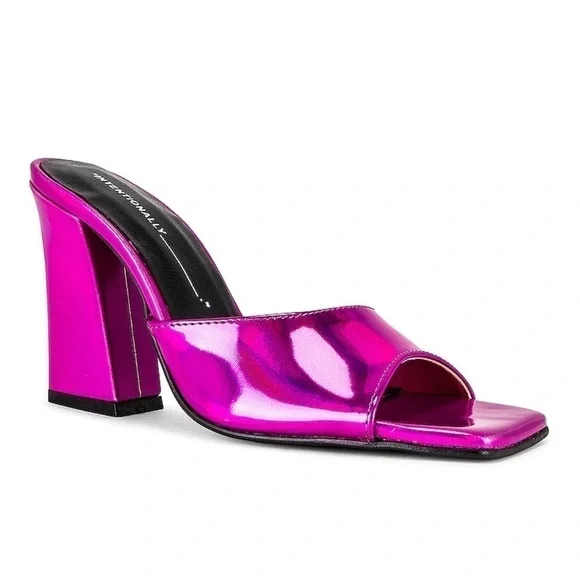 BRAND NEW IN BOX Intentionally Blank Jackson Mule in Fuchsia size 38 (Size 7.5) - Picture 1 of 4